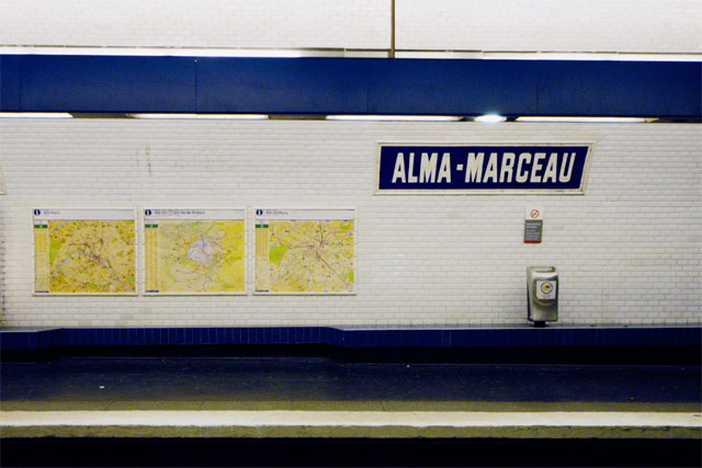 Alma-Marceau Station &copy; Dennis Mojado