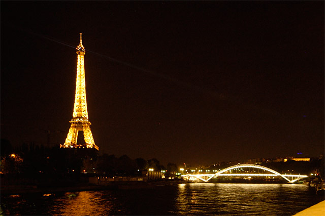 Le Tour Eiffel and Bridge &copy; Dennis Mojado