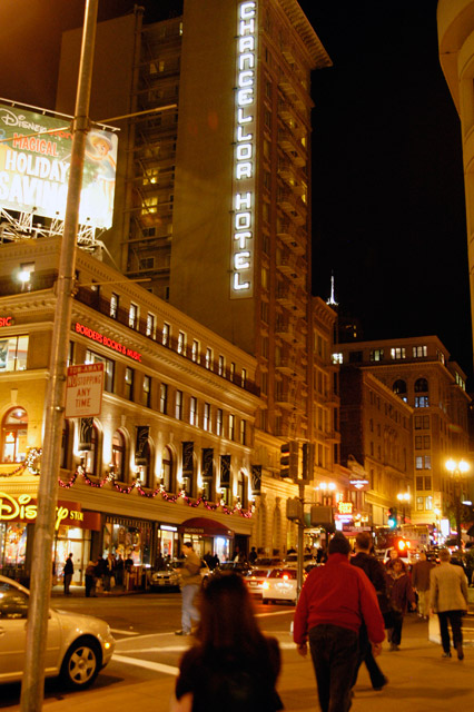 Geary at Powell &copy; Dennis Mojado