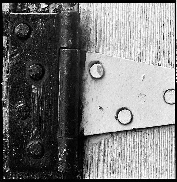 Hinge &copy; Dennis Mojado