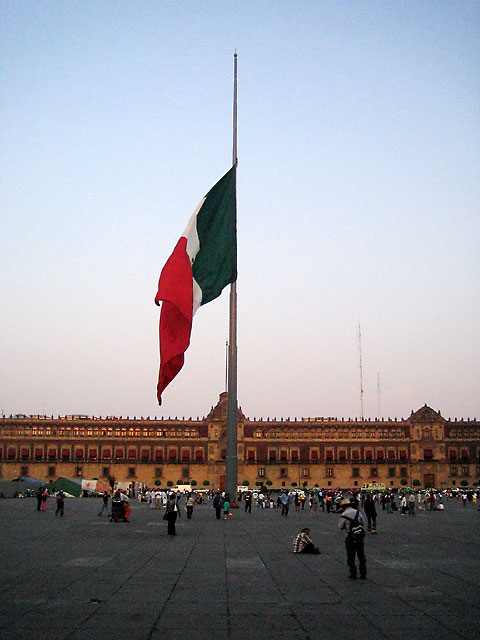 Big Flag &copy; Dennis Mojado