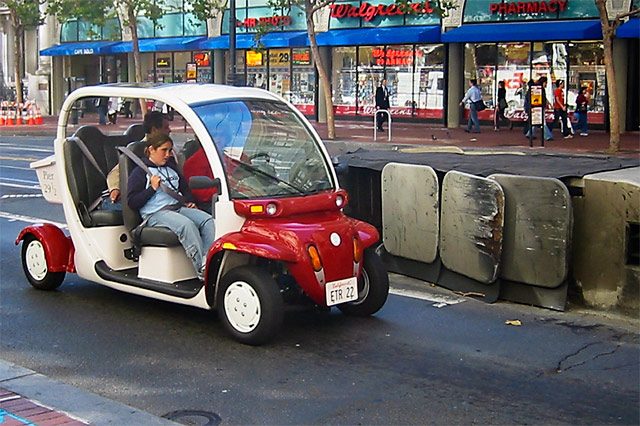 SF Tourist Car &copy; Dennis Mojado