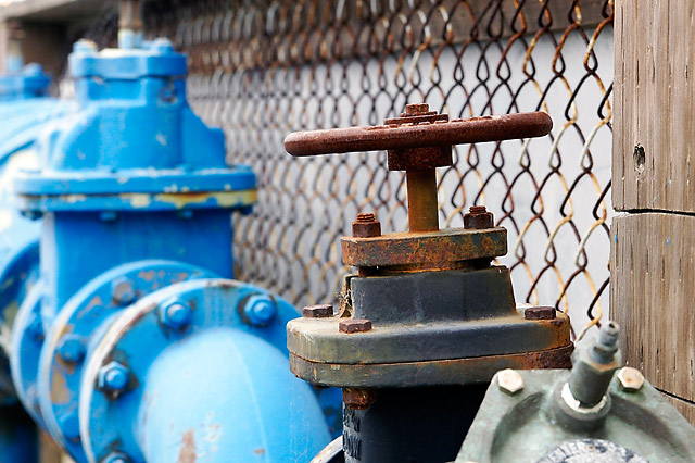 Valve &copy; Dennis Mojado