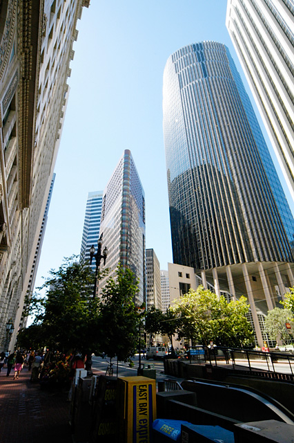 Wedgie Building, SF &copy; Dennis Mojado
